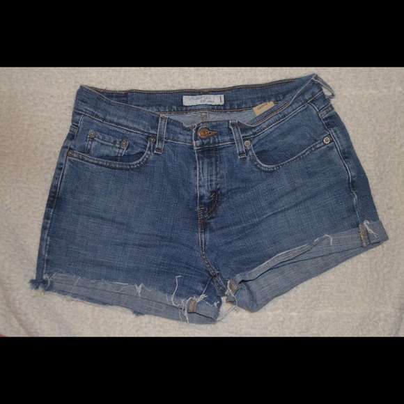thrifted levi shorts